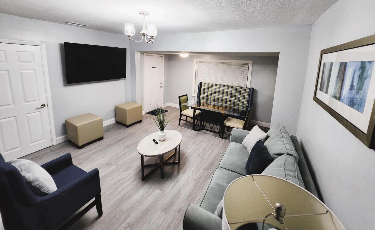 Cozy 3 Bedroom House Near Airport/raymond Stadium/downtown. Сasa de vacaciones *